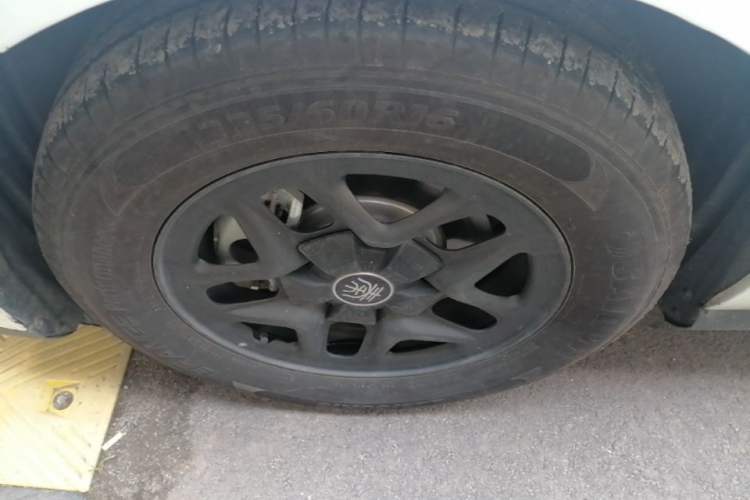 Used BYD Qin PLUS 2025 DM-i Smart Drive 55KM Leading Model Left Front Wheel Hub
