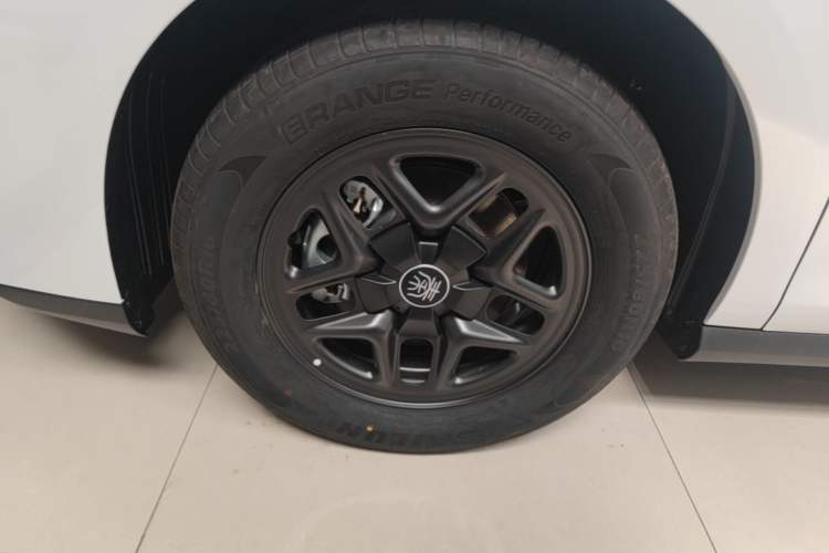 Used BYD Qin PLUS  Left Front Wheel Hub