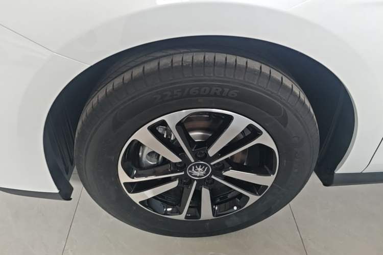 Used BYD Qin PLUS  Left Front Wheel Hub