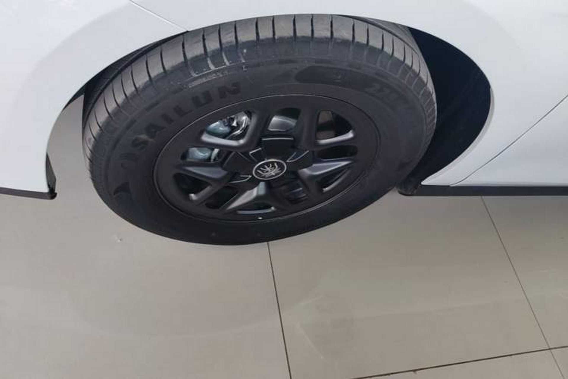 Used BYD Qin PLUS 2025 DM-i Smart Drive 55KM Leading Model Left Front Wheel Hub