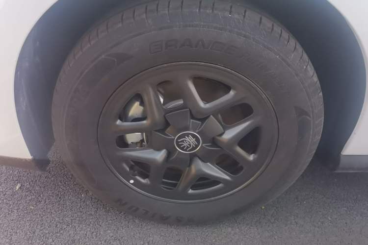 Used BYD Qin PLUS  Left Front Wheel Hub