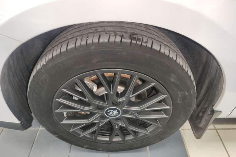 Used BYD Qin PLUS 2025 EV Smart Drive Edition 510KM Leading Model Left Front Wheel Hub