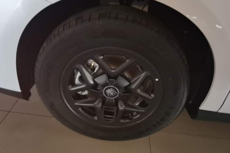 Used BYD Qin PLUS  Left Front Wheel Hub