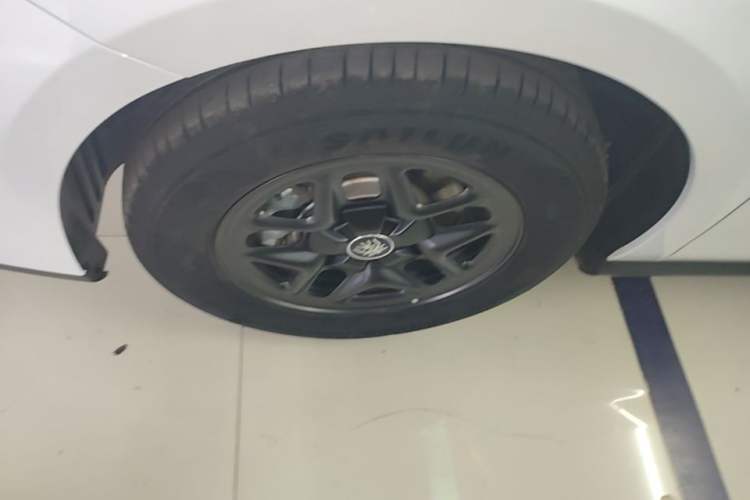 Used BYD Qin PLUS  Left Front Wheel Hub