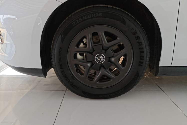 Used BYD Qin PLUS 2025 DM-i Smart Drive 55KM Leading Model Left Front Wheel Hub