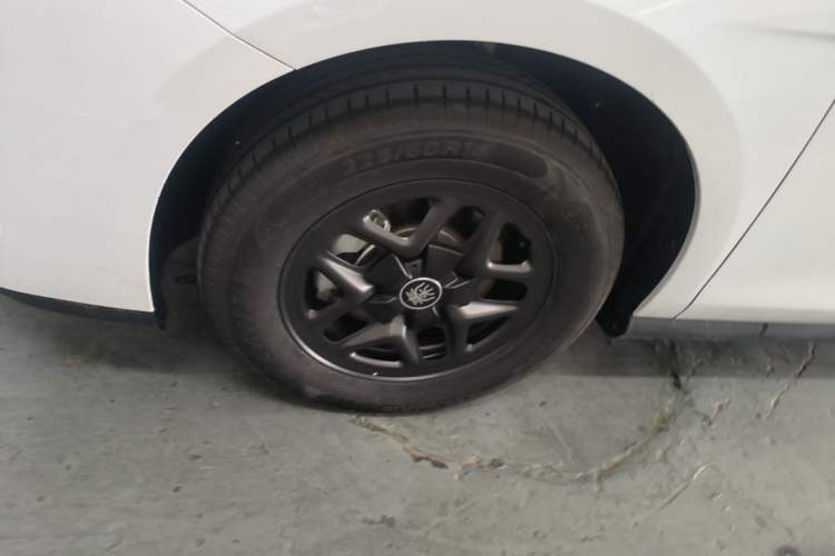Used BYD Qin PLUS  Left Front Wheel Hub