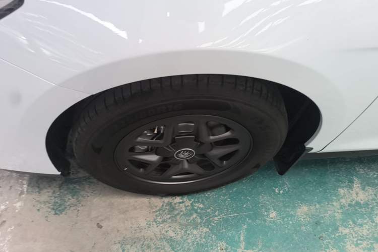 Used BYD Qin PLUS  Left Front Wheel Hub