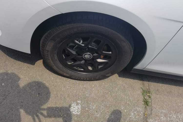 Used BYD Qin PLUS 2025 DM-i Smart Drive 55KM Leading Model Left Front Wheel Hub