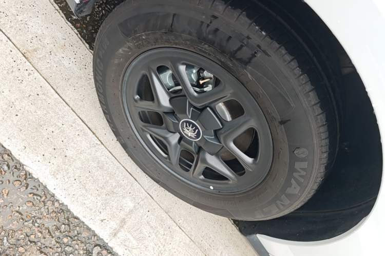 Used BYD Qin PLUS  Left Front Wheel Hub