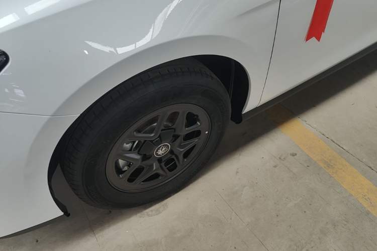 Used BYD Qin PLUS  Left Front Wheel Hub