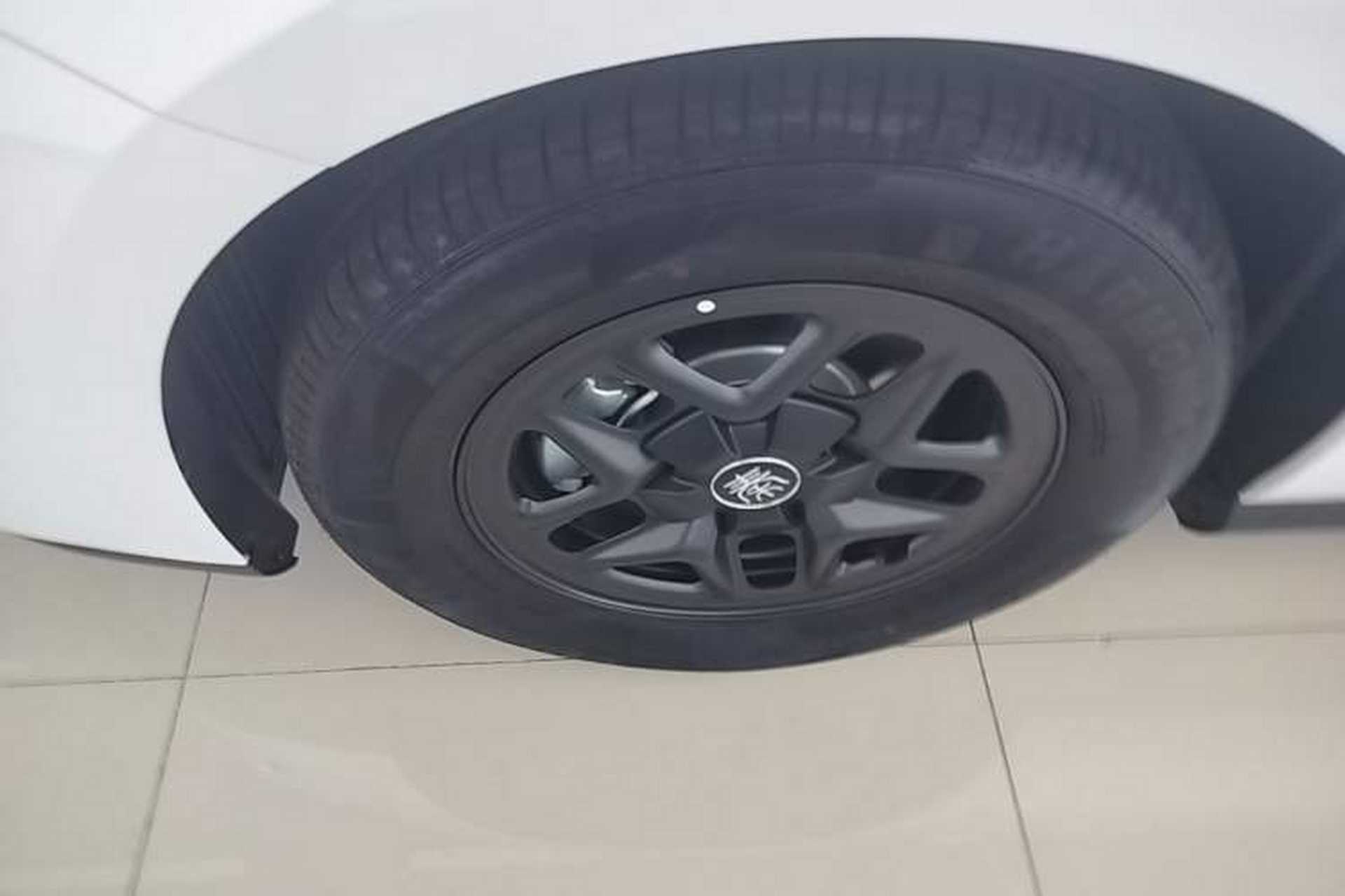 Used BYD Qin PLUS 2025 DM-i Smart Drive 55KM Leading Model Left Front Wheel Hub