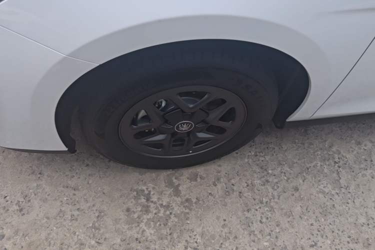 Used BYD Qin PLUS  Left Front Wheel Hub