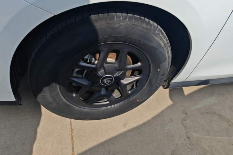 Used BYD Qin PLUS 2025 DM-i Smart Drive 55KM Leading Model Left Front Wheel Hub