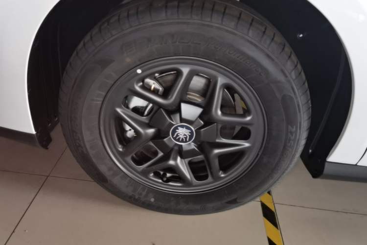Used BYD Qin PLUS  Left Front Wheel Hub