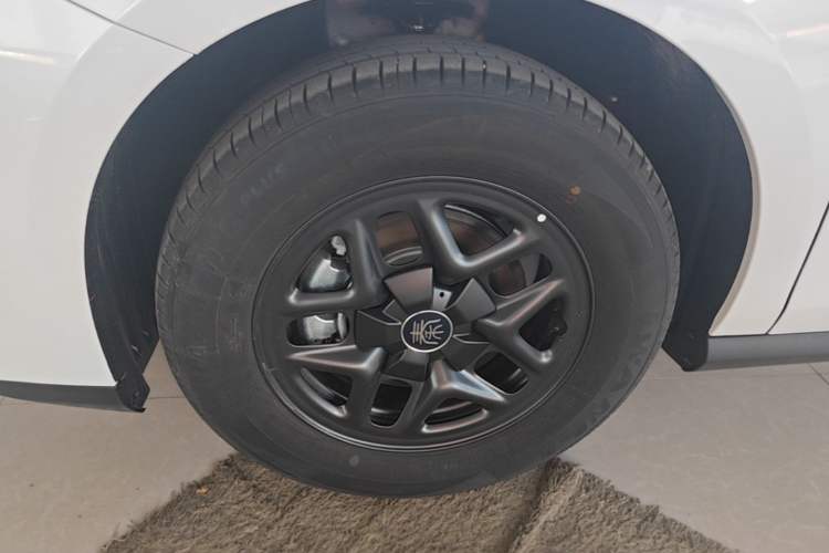 Used BYD Qin PLUS  Left Front Wheel Hub