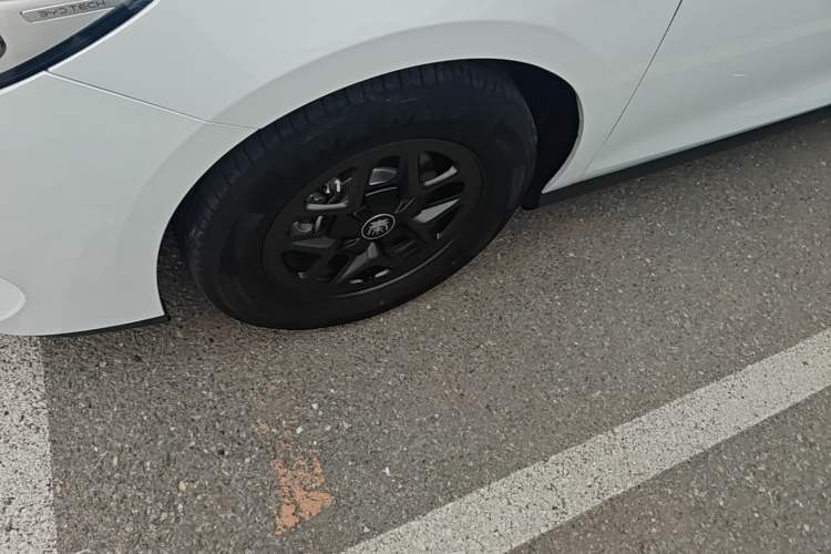 Used BYD Qin PLUS 2025 DM-i Smart Drive 55KM Leading Model Left Front Wheel Hub