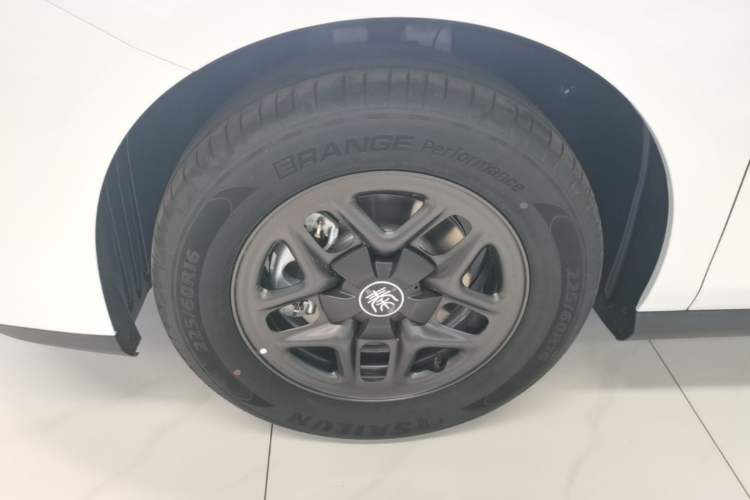 Used BYD Qin PLUS  Left Front Wheel Hub