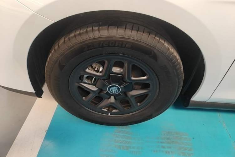 Used BYD Qin PLUS  Left Front Wheel Hub