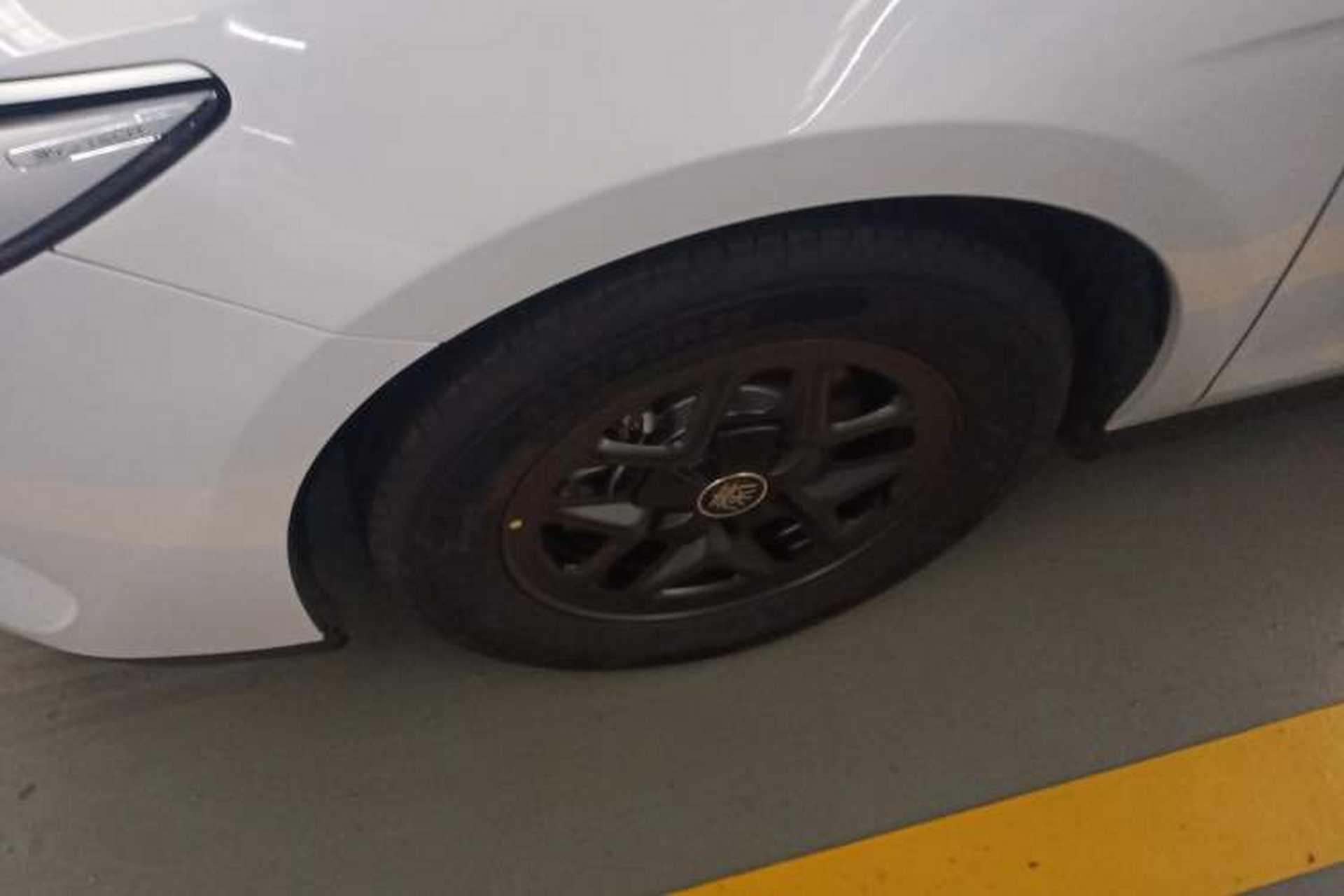 Used BYD Qin PLUS 2025 DM-i Smart Drive 55KM Leading Model Left Front Wheel Hub