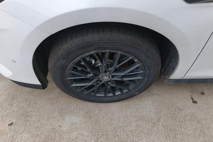 Used BYD Qin PLUS 2025 EV Smart Drive Edition 420KM Leading Model Left Front Wheel Hub