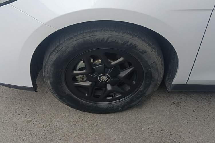 Used BYD Qin PLUS 2025 DM-i Smart Drive 55KM Leading Model Left Front Wheel Hub