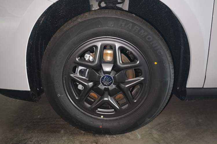 Used BYD Qin PLUS  Left Front Wheel Hub