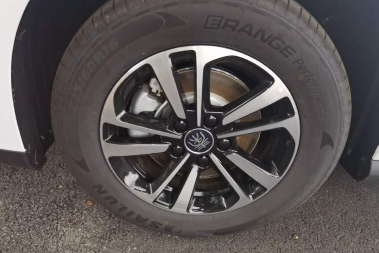 Used BYD Qin PLUS  Left Front Wheel Hub