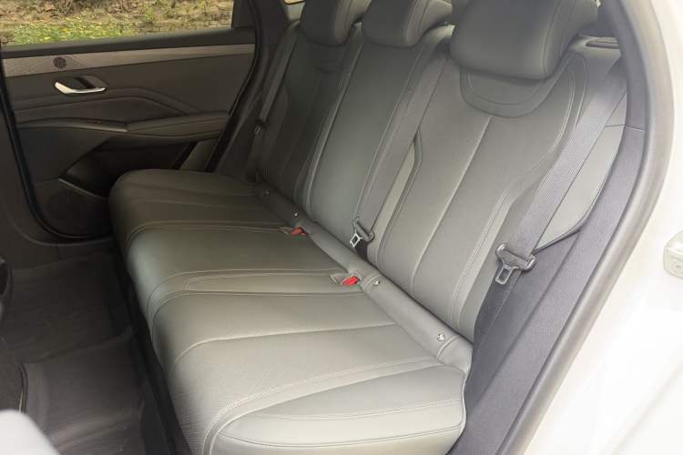 Used BYD Qin PLUS 2025 DM-i Smart Drive 55KM Leading Model Left Rear Seat