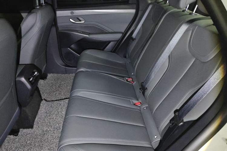 Used BYD Qin PLUS 2025 DM-i Smart Drive 55KM Leading Model Left Rear Seat