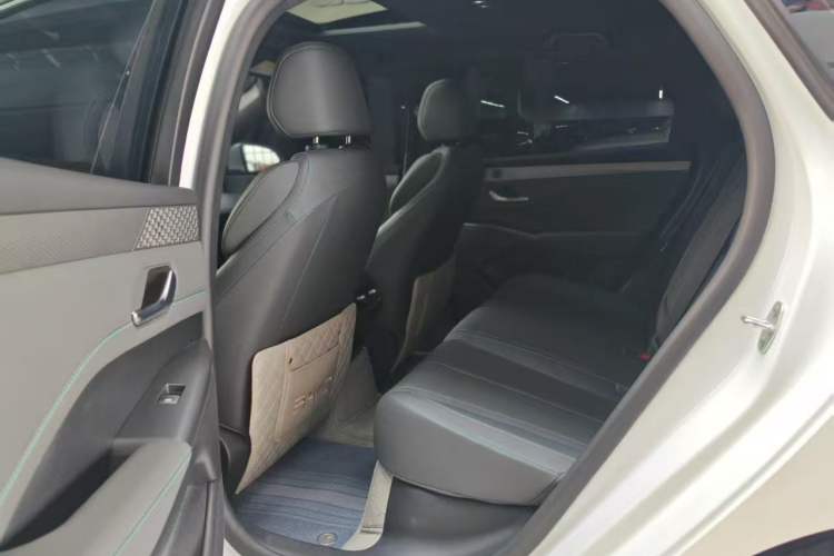 Used BYD Qin PLUS 2025 DM-i Smart Drive 55KM Beyond Model Left Rear Seat