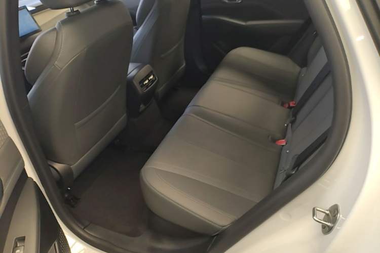Used BYD Qin PLUS 2025 DM-i Smart Drive 55KM Leading Model Left Rear Seat