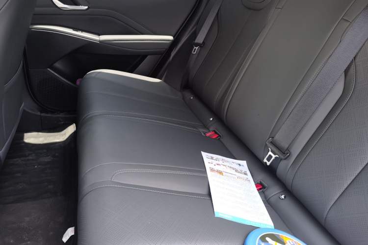 Used BYD Qin PLUS 2025 DM-i Smart Drive 55KM Leading Model Left Rear Seat