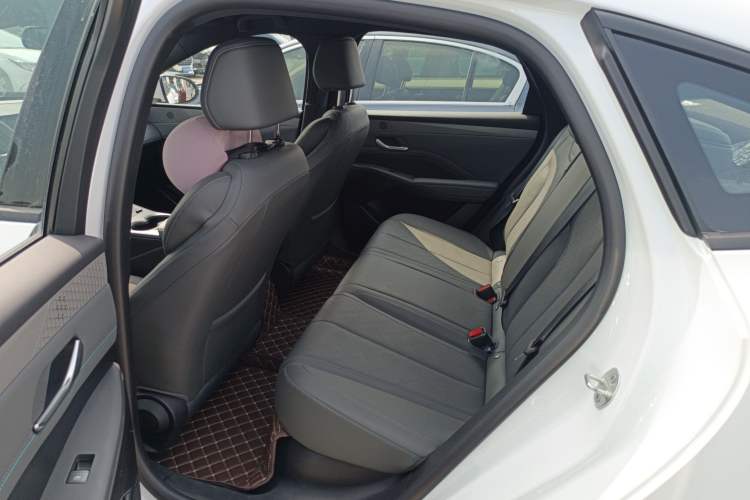 Used BYD Qin PLUS 2025 DM-i Smart Drive 55KM Leading Model Left Rear Seat