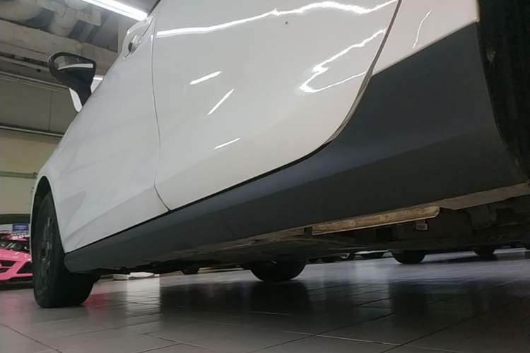 Used BYD Qin PLUS 2025 DM-i Smart Drive 55KM Leading Model Left Side Sill