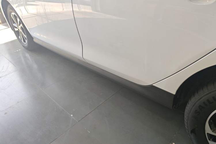 Used BYD Qin PLUS 2025 DM-i Smart Drive 120KM Superior Model Left Side Sill
