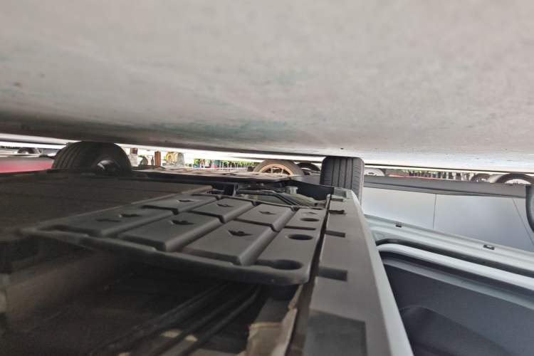 Used BYD Qin PLUS 2025 DM-i Smart Drive 55KM Leading Model Left Side Sill