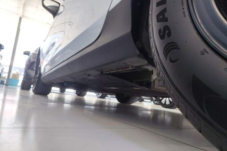 Used BYD Qin PLUS 2025 DM-i Smart Drive 55KM Leading Model Left Side Sill