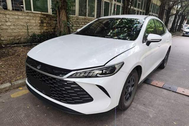BYD Qin PLUS 2025 DM-i Smart Drive 55KM Leading Model с пробегом
