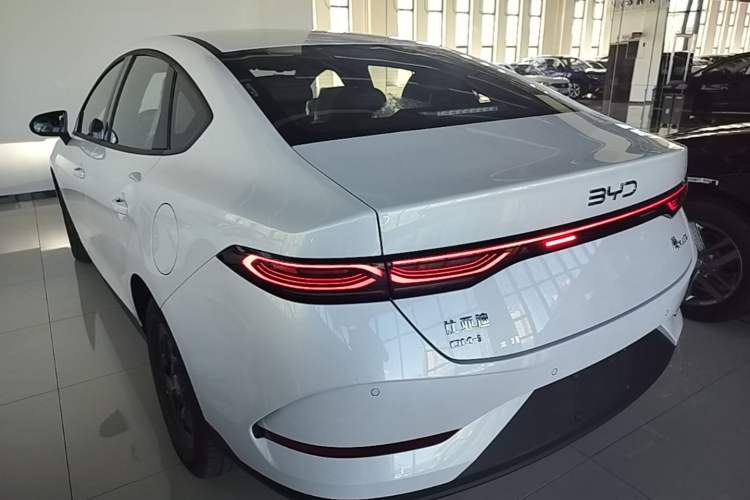 Used BYD Qin PLUS 2025 DM-i Smart Drive 55KM Leading Model Rear Left 45 Deg