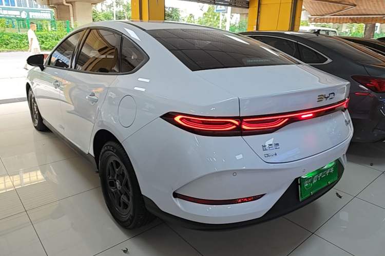Used BYD Qin PLUS 2025 DM-i Smart Drive 55KM Leading Model Rear Left 45 Deg
