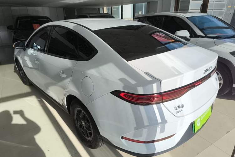 Used BYD Qin PLUS 2025 DM-i Smart Drive 55KM Leading Model Rear Left 45 Deg