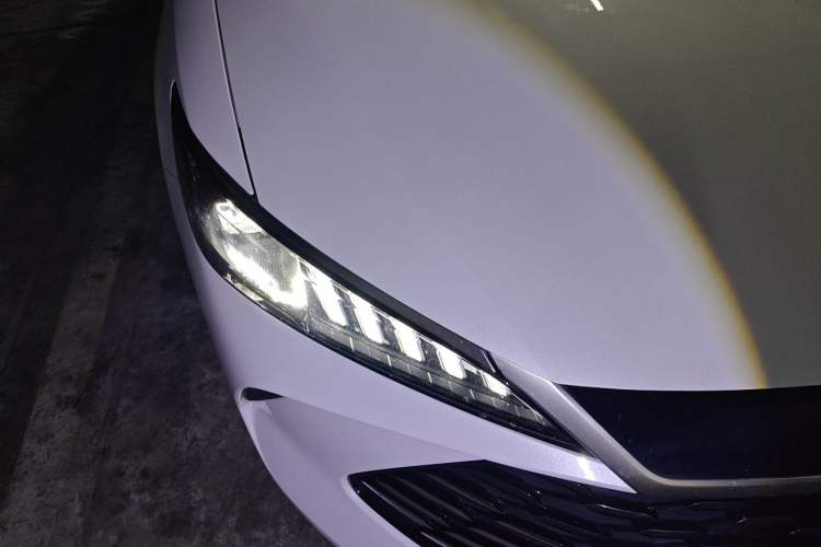 Used BYD Qin PLUS 2025 DM-i Smart Drive 55KM Leading Model Right Front Headlight