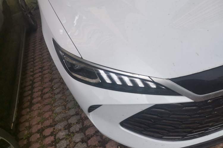 Used BYD Qin PLUS 2025 DM-i Smart Drive 55KM Leading Model Right Front Headlight