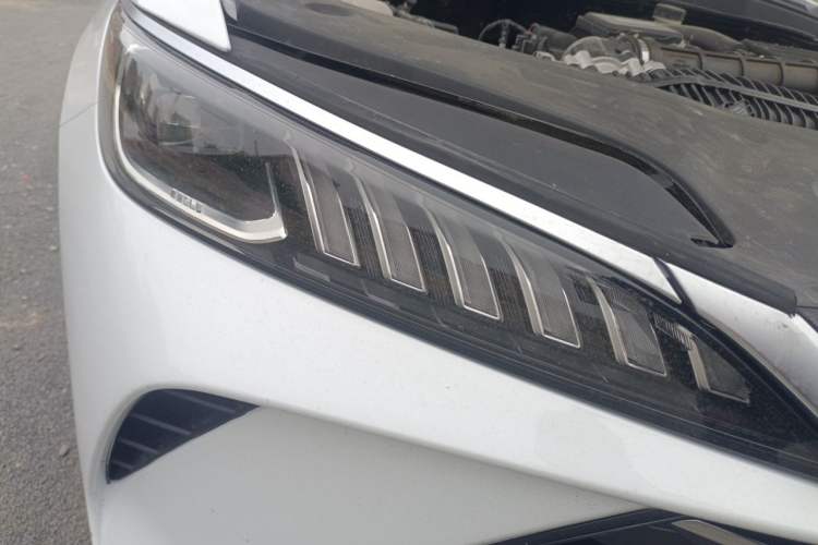 Used BYD Qin PLUS 2025 DM-i Smart Drive 55KM Leading Model Right Front Headlight