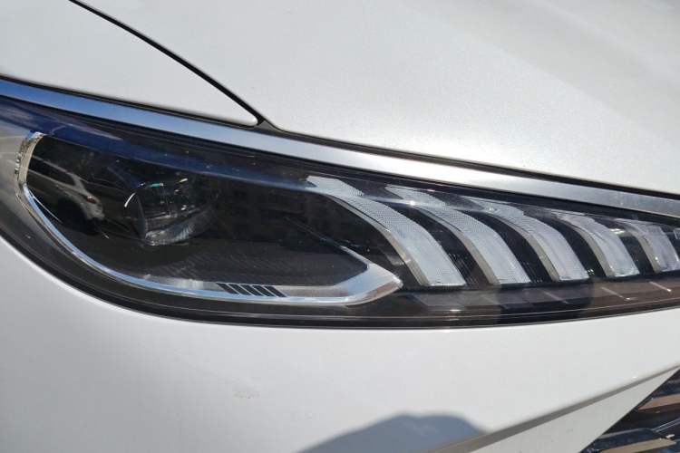 Used BYD Qin PLUS  Right Front Headlight