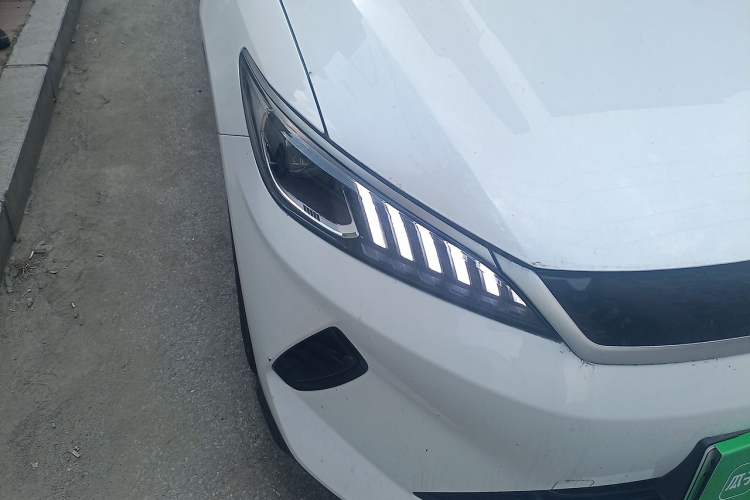 Used BYD Qin PLUS  Right Front Headlight