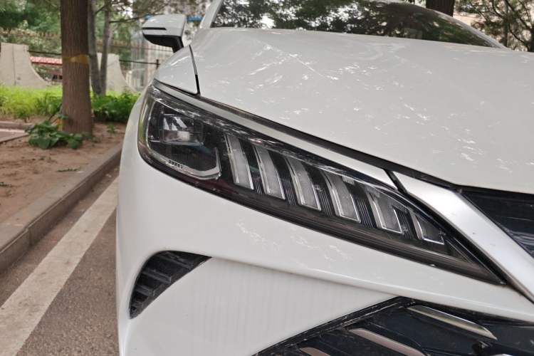 Used BYD Qin PLUS 2025 DM-i Smart Drive 55KM Leading Model Right Front Headlight