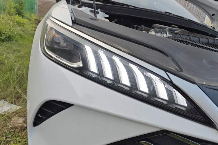 Used BYD Qin PLUS 2025 DM-i Smart Drive 55KM Beyond Model Right Front Headlight