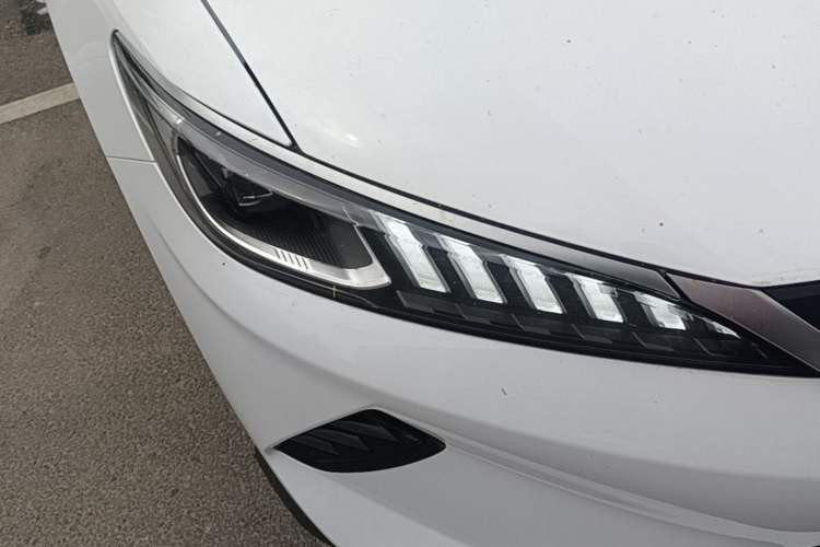 Used BYD Qin PLUS  Right Front Headlight