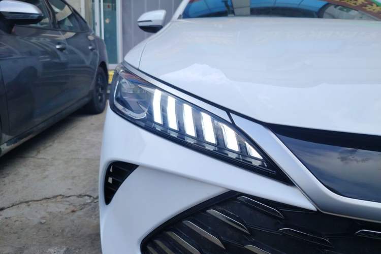 Used BYD Qin PLUS  Right Front Headlight